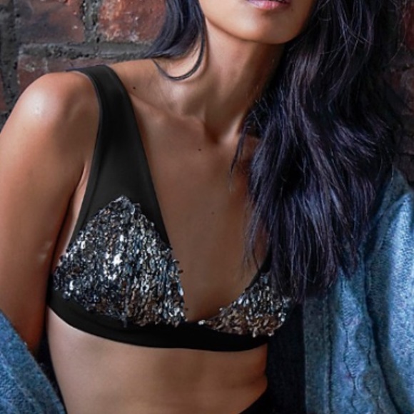 HOST PIC FREE PEOPLE SEQUINED LET IT SHINE BRALETTE IN BLACK SIZE XS - Picture 6 of 16